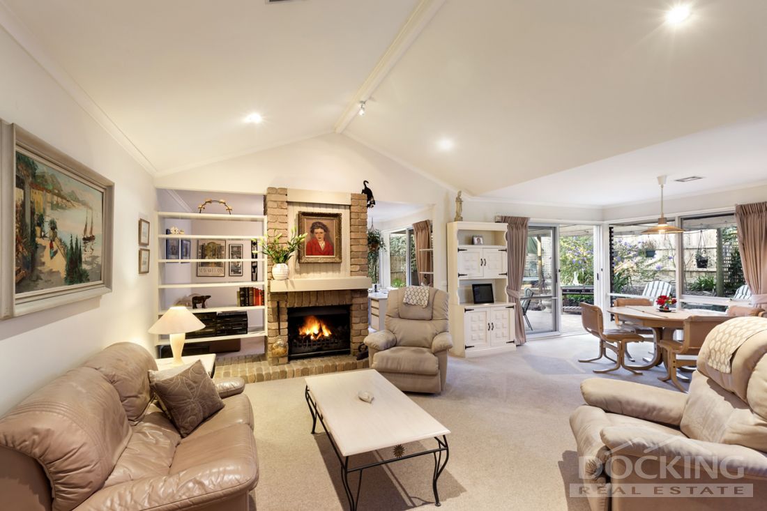 small kitchen thoughts paint